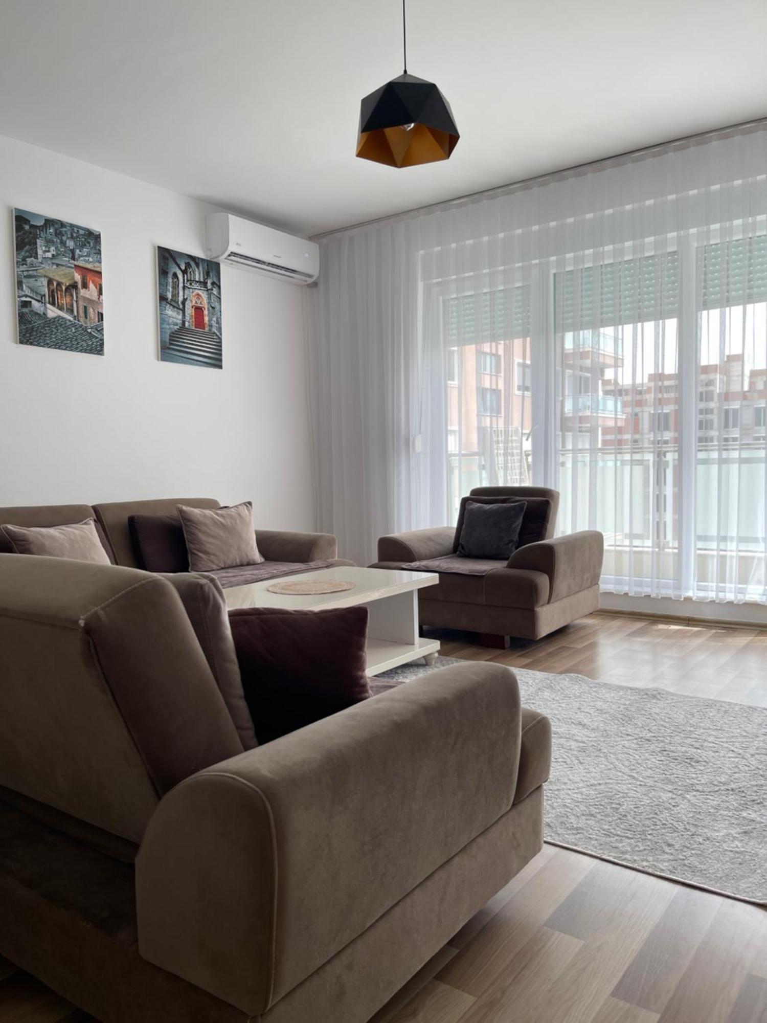 Entire Apartment - Near The Center Pristina Exterior photo