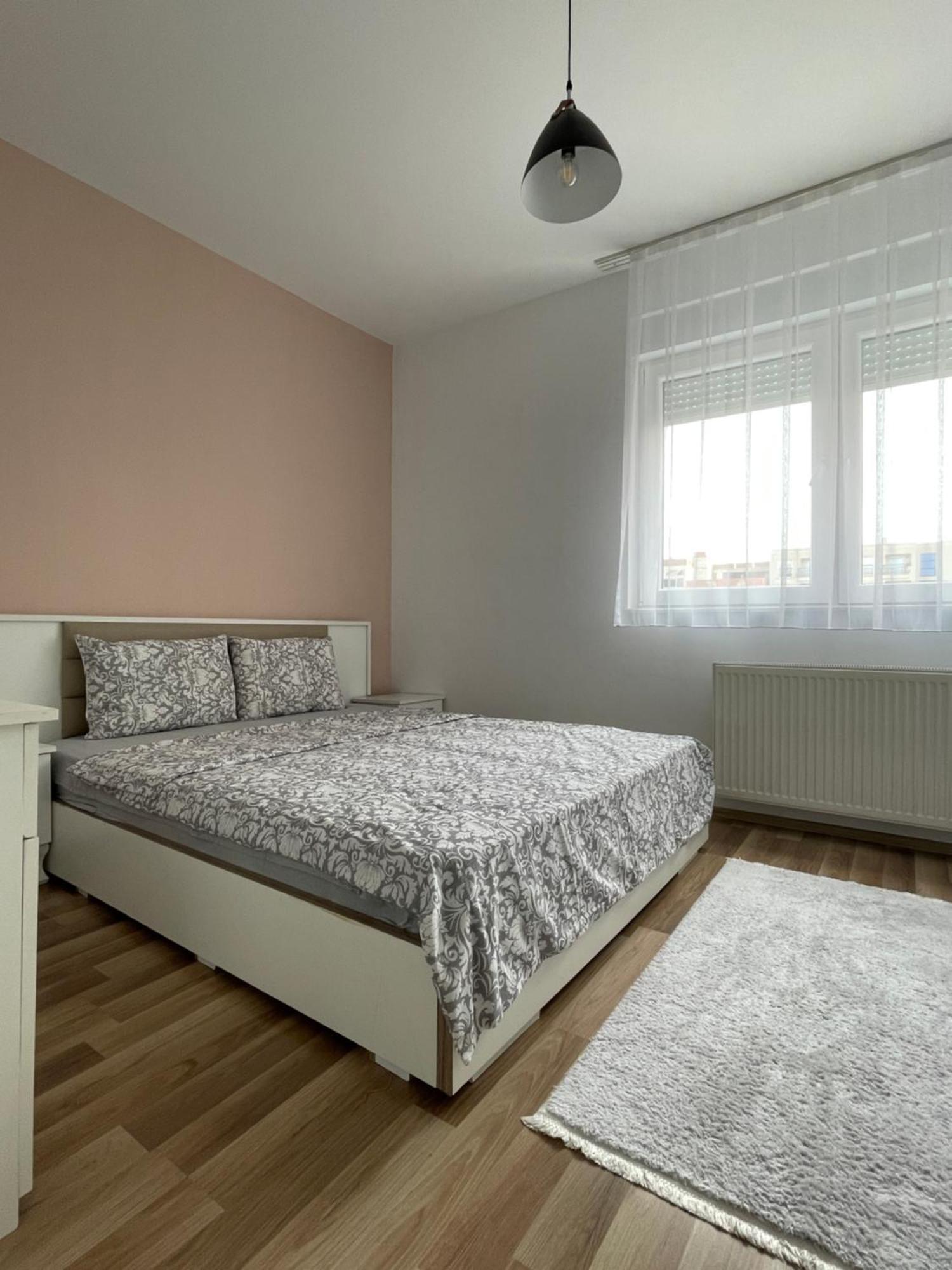 Entire Apartment - Near The Center Pristina Exterior photo